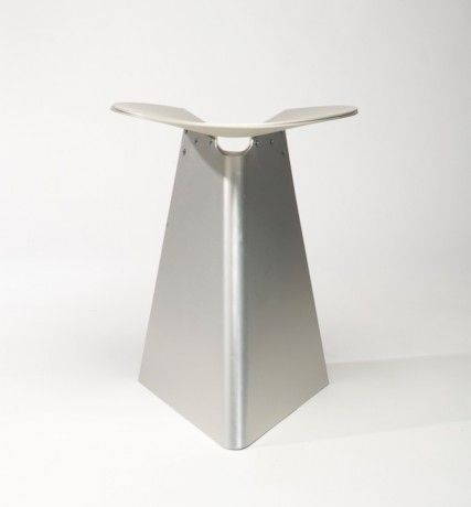 sgabelli impilabili in alluminio