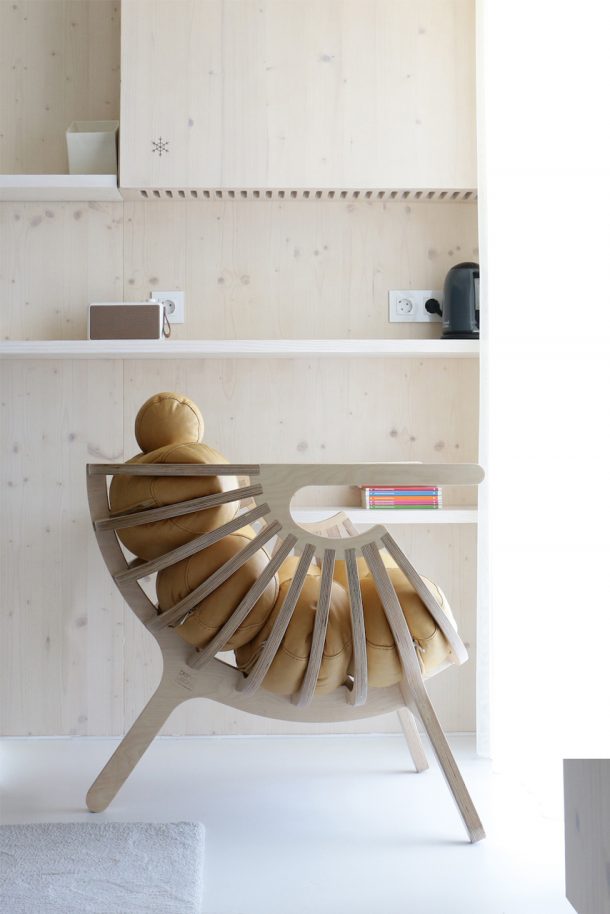 Shell lounge chair di Branca Lisboa