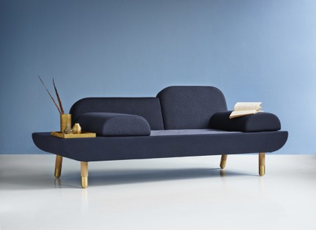 UN SOFA IN PERFETTO STILE DANESE