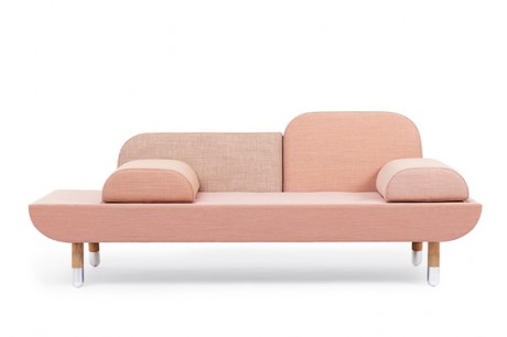 UN SOFA IN PERFETTO STILE DANESE