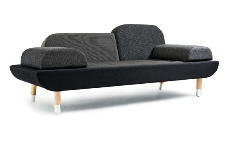 UN SOFA IN PERFETTO STILE DANESE