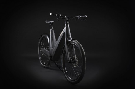 LA PRIMA BICICLETTA ELETTRICA A ENERGIA SOLARE