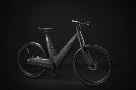 LA PRIMA BICICLETTA ELETTRICA A ENERGIA SOLARE