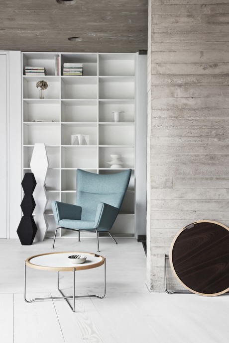 Tray table by Hans Wegner for Carl Hansen & Son