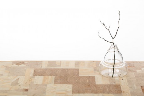 Tavolo luminoso in legno e resina