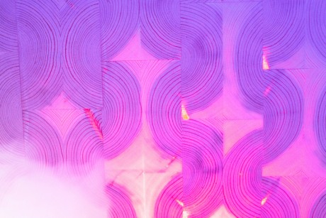 Tavolo luminoso in legno e resina