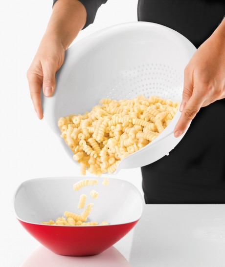 Lo scolapasta All In di F.lli Guzzini