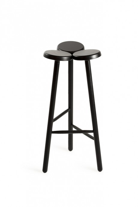 Temù, lo sgabello trilobato di Giulio Iacchetti