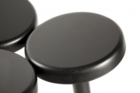 Temù, lo sgabello trilobato di Giulio Iacchetti