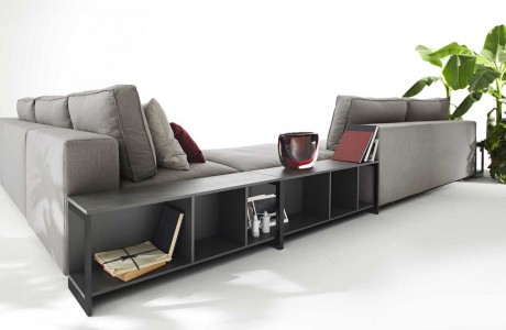 Urban, il divano di design accessoriabile