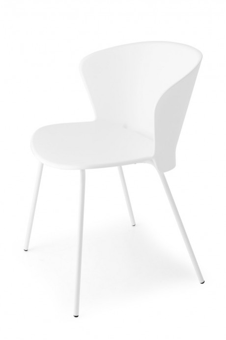 Il tavolo Paper e la sedia Bahia