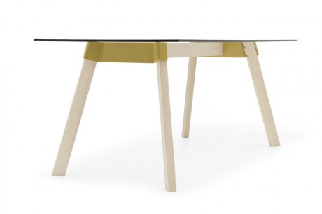 Il tavolo Paper e la sedia Bahia