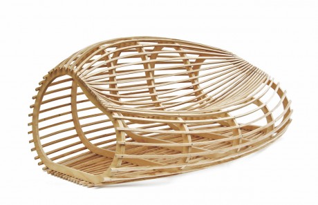 tre panche di design in legno curvato