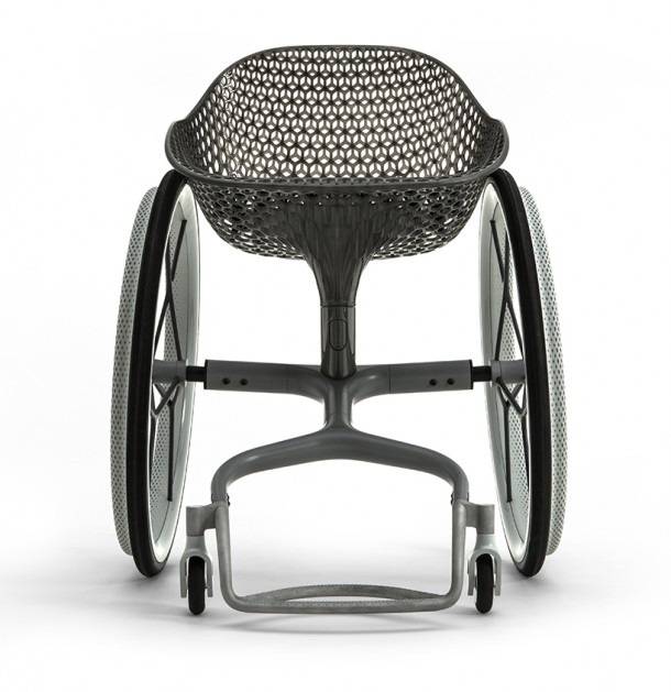 La sedia a rotelle di design stampata in 3D