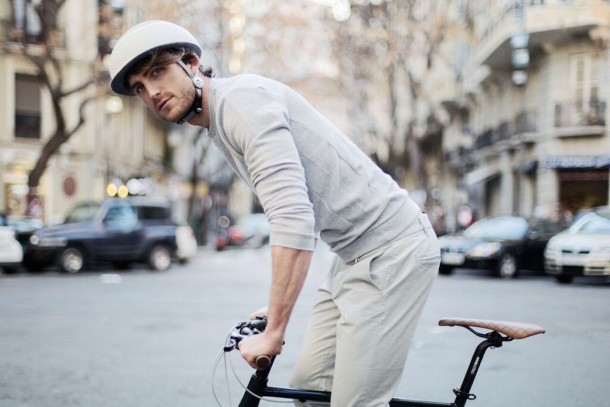 Fuga, il casco che si compatta