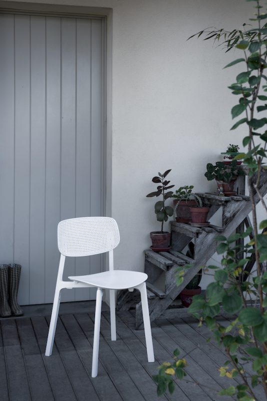 Colander è una sedia realizzata da Patrick Norguet per Kristalia