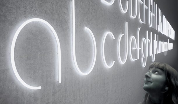 Alphabet of Light. L’alfabeto secondo Artemide