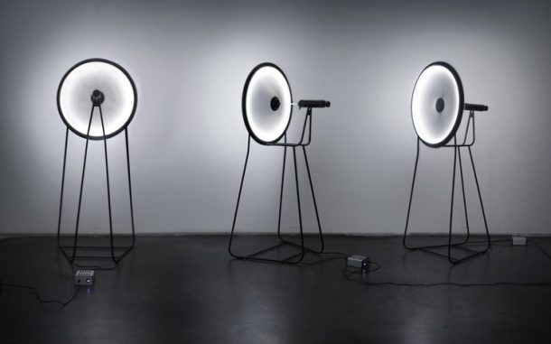 Black Hole, una lampada dinamica che si ispira al buco nero