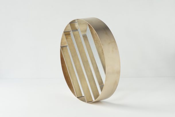 Una serie di specchi architettonici di Studio Note