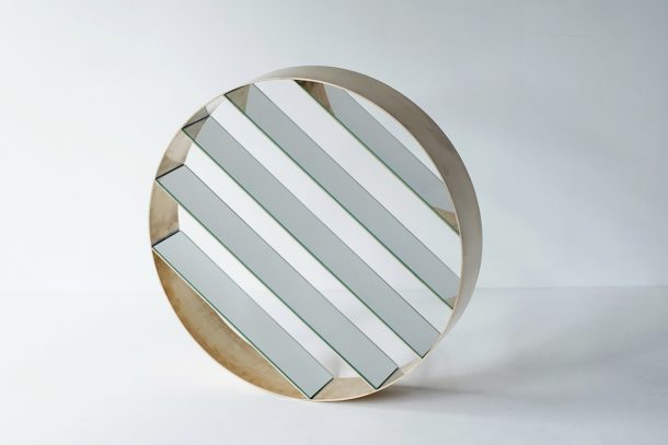 Una serie di specchi architettonici di Studio Note