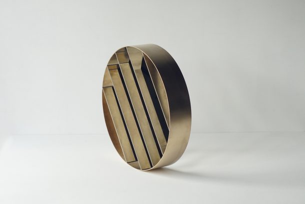 Una serie di specchi architettonici di Studio Note