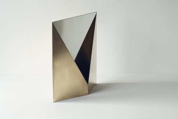 Una serie di specchi architettonici di Studio Note
