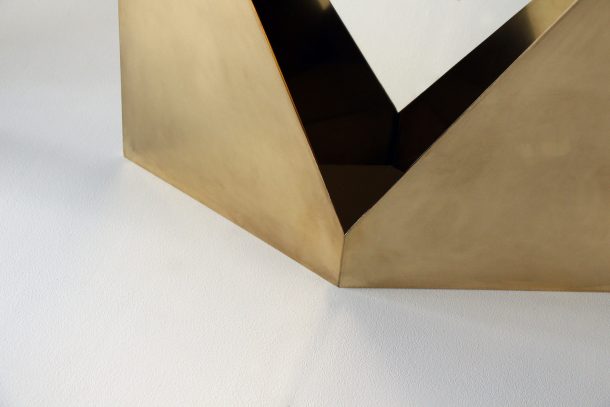 Una serie di specchi architettonici di Studio Note
