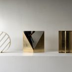 Una serie di specchi architettonici di Studio Note