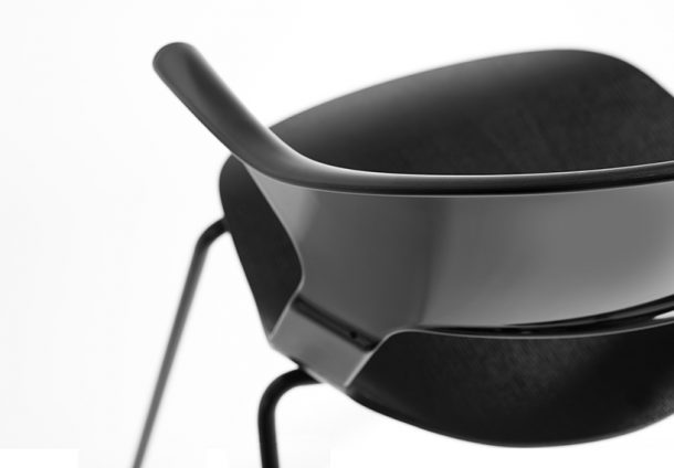 Pair Chair: una sedia impilabile dalle mille combinazioni