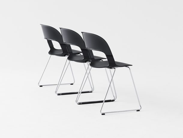 Pair Chair: una sedia impilabile dalle mille combinazioni