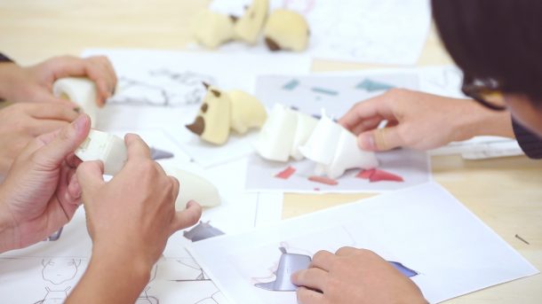 Un rinoceronte? No, molto più di un simpatico martello!