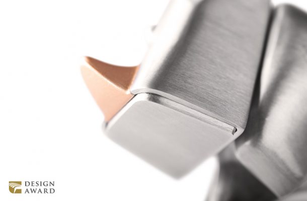 Un rinoceronte? No, molto più di un simpatico martello!