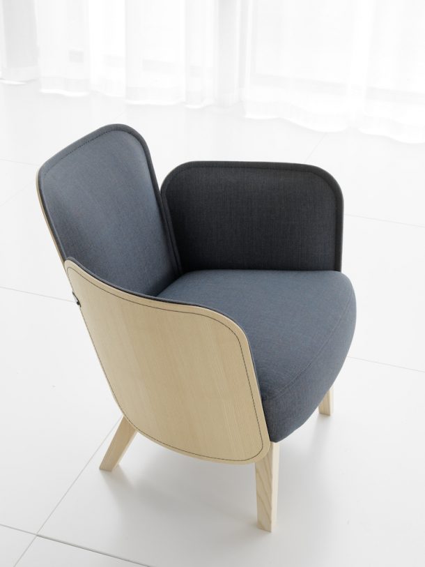 Julius, la seduta in legno dai dettagli sartoriali