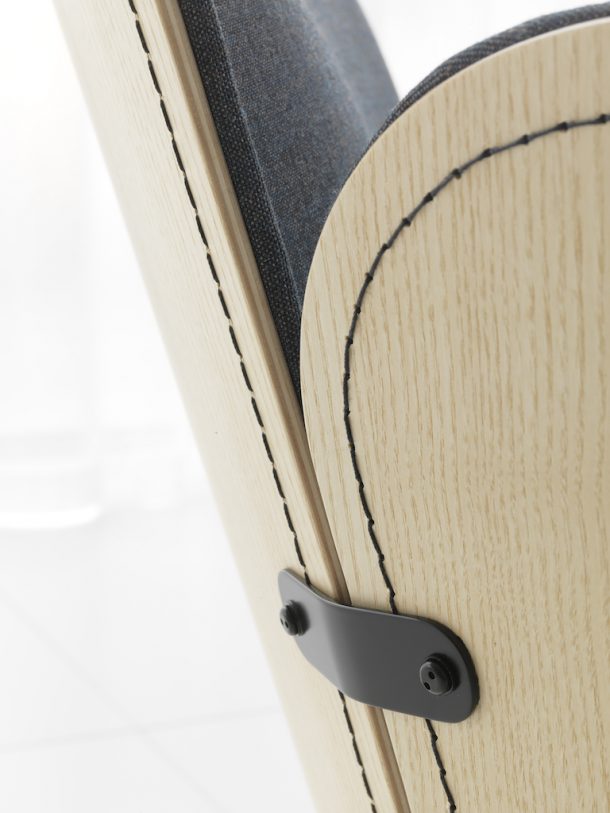 Julius, la seduta in legno dai dettagli sartoriali