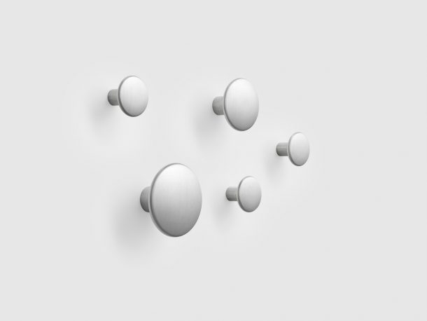 Dots, appendiabiti colorati che arricchiscono le pareti