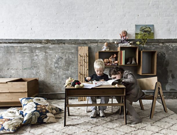 Geo e Lilly sono i due componenti d’arredo che We Do Wood ha realizzato per creare un piccolo spazio da lavoro per i più piccoli. Un tavolo e una sedia in legno, minimali e super funzionali, in perfetto stile scandinavo.