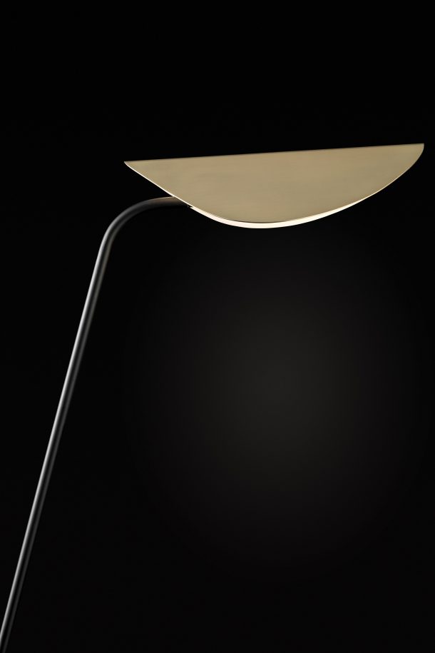 Plume, la lampada che reinterpreta lo stile Liberty