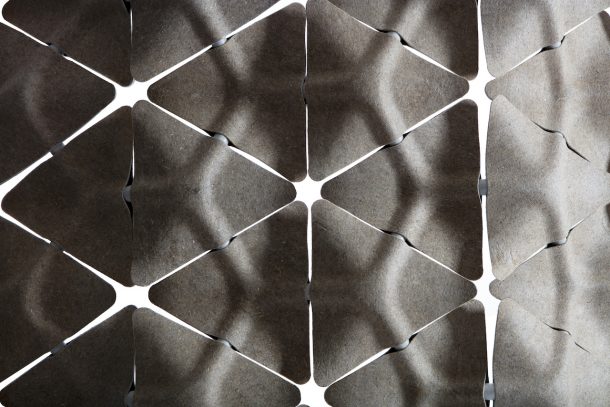 Scale, la parete divisoria modulare che da vita al tessuto