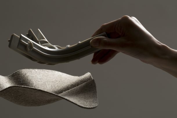 Scale, la parete divisoria modulare che da vita al tessuto