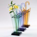 Dandy, il portaombrelli in metacrilato di Lettera G