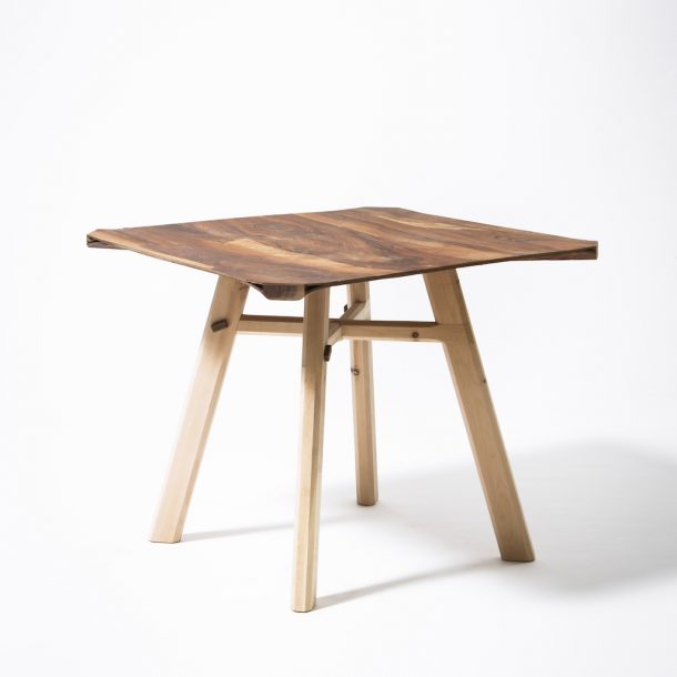 Impiallacciatura creativa su tavoli e sedie