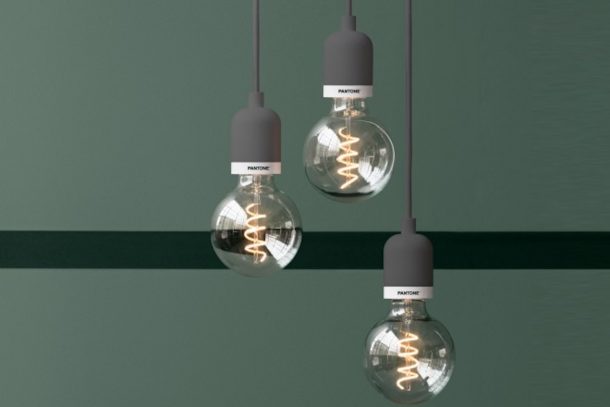 lampade plumen pantone