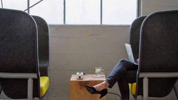 Pod chair. Benjamin Hubert per De Voprm