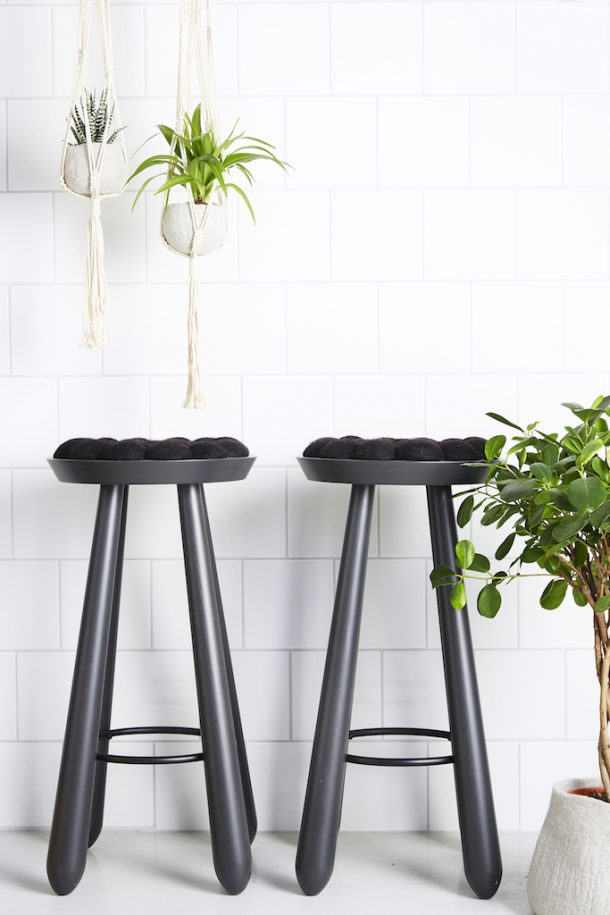 Lo sgabello Wow Stool di Aveva