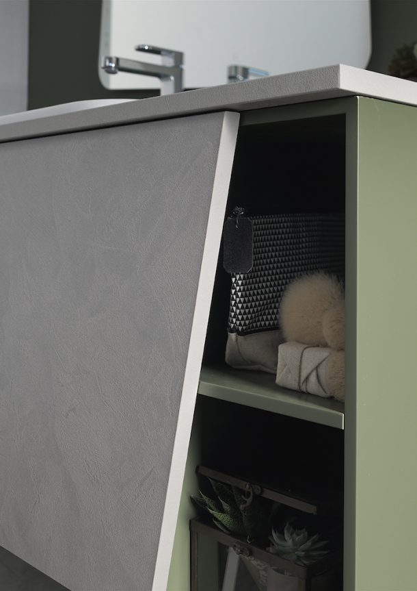 Collezione E.ly di AK, Arcom