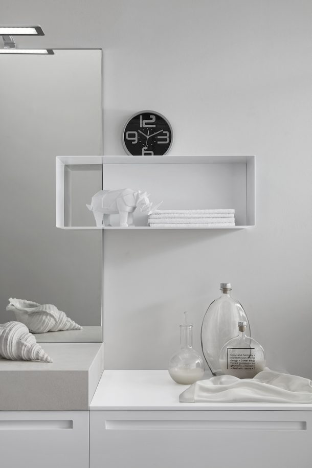 pensili per il bagno in metallo