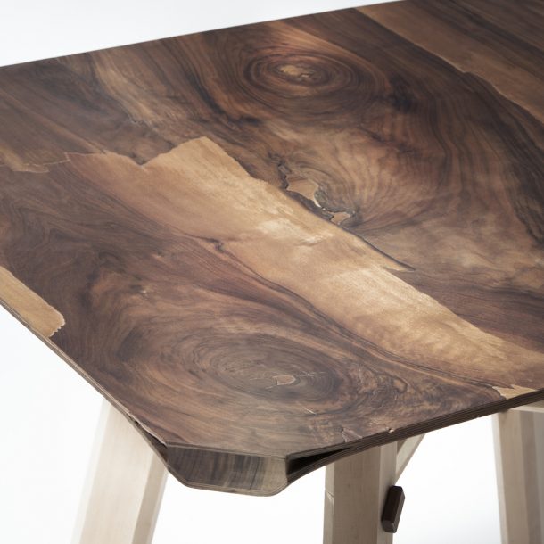 Per questa serie di mobili impiallacciati,