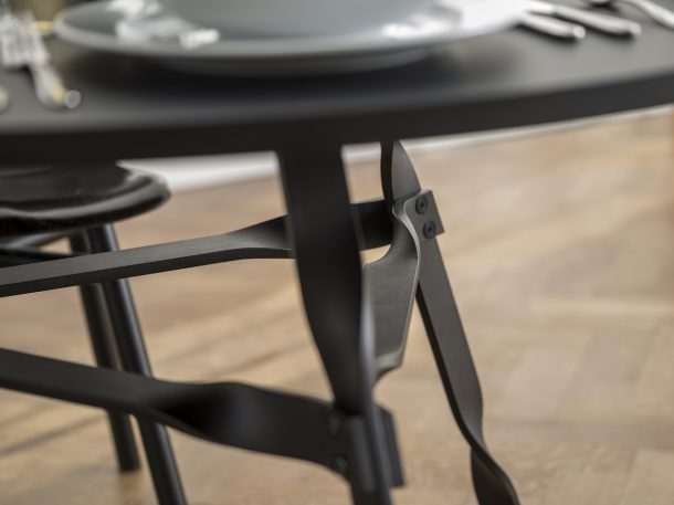 Twist Table. Design Thomas Schnur