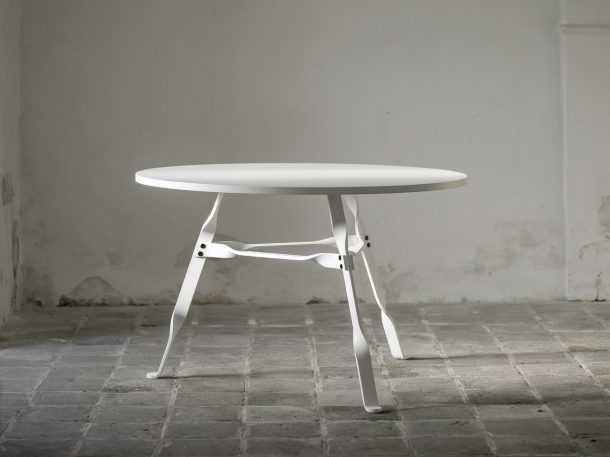 Twist Table. Design Thomas Schnur
