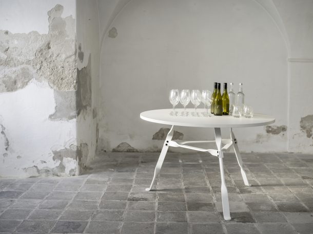 Twist Table. Design Thomas Schnur